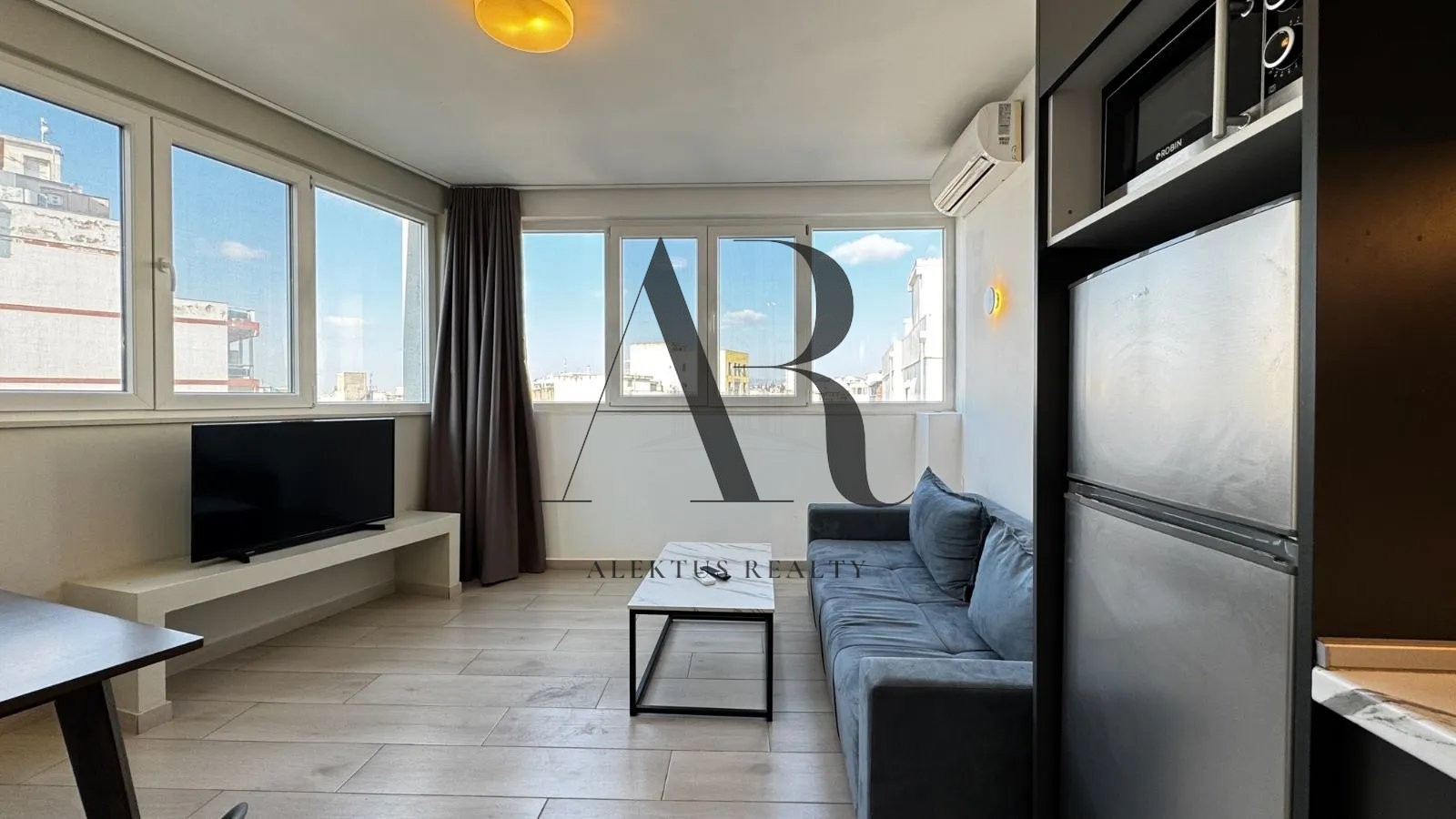 Bright Investment Apartment in Central Vardaris — Airbnb Complex