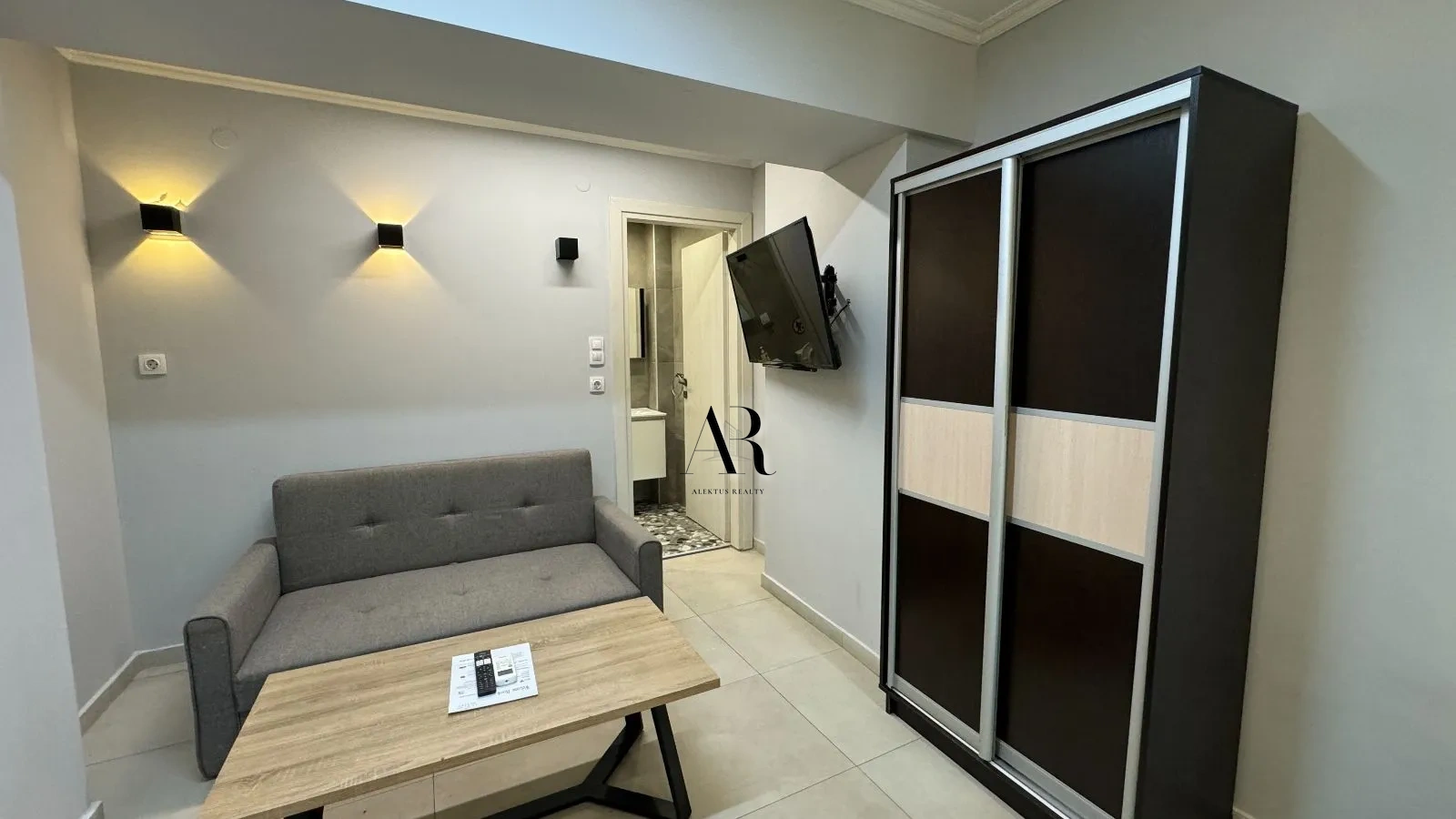 Renovated Investment Studio in Antigonidon, Center – Rented at 6.14% ROI