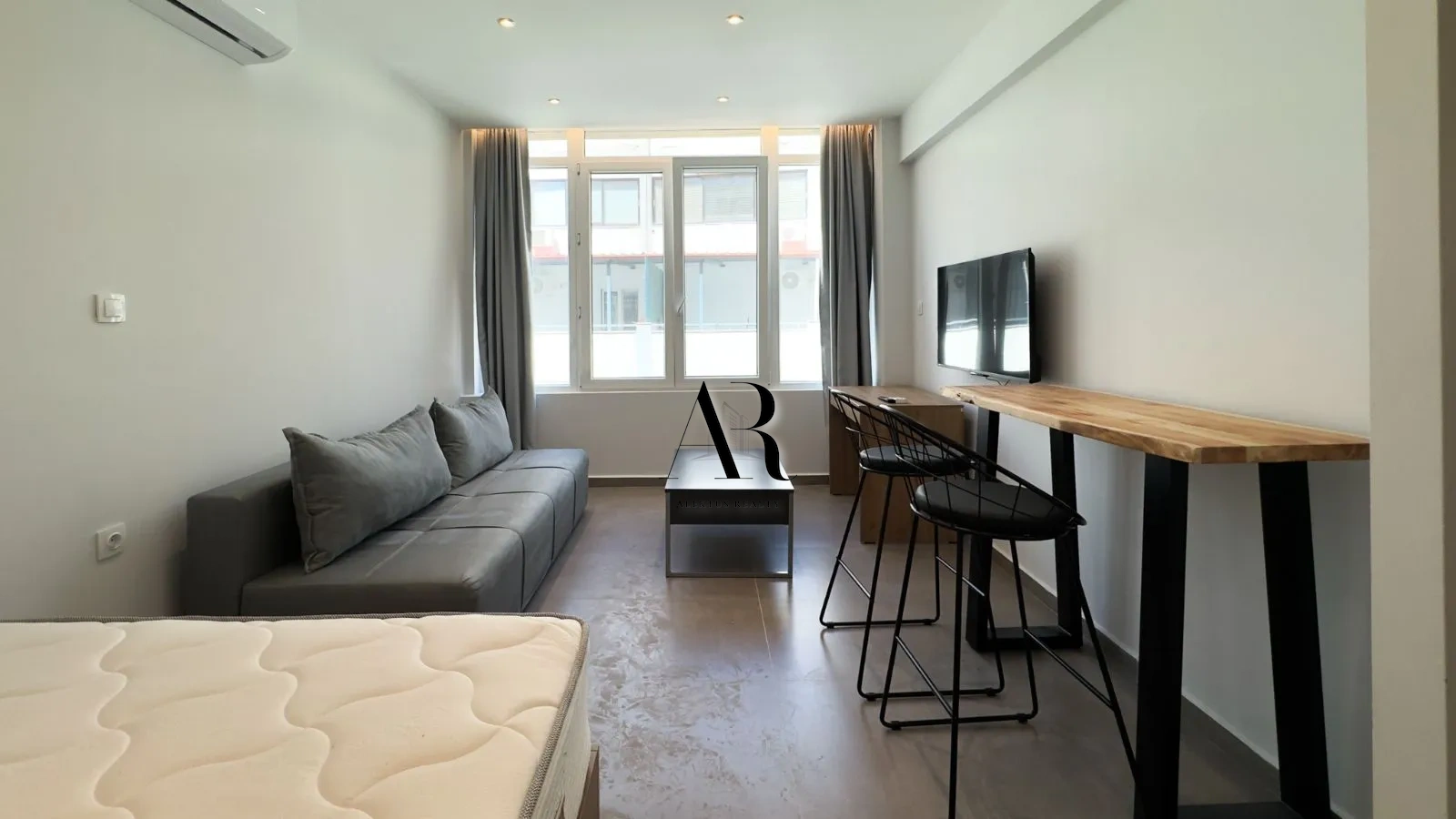 Renovated Investment Studio in Vardaris – Rented at 5.90% ROI