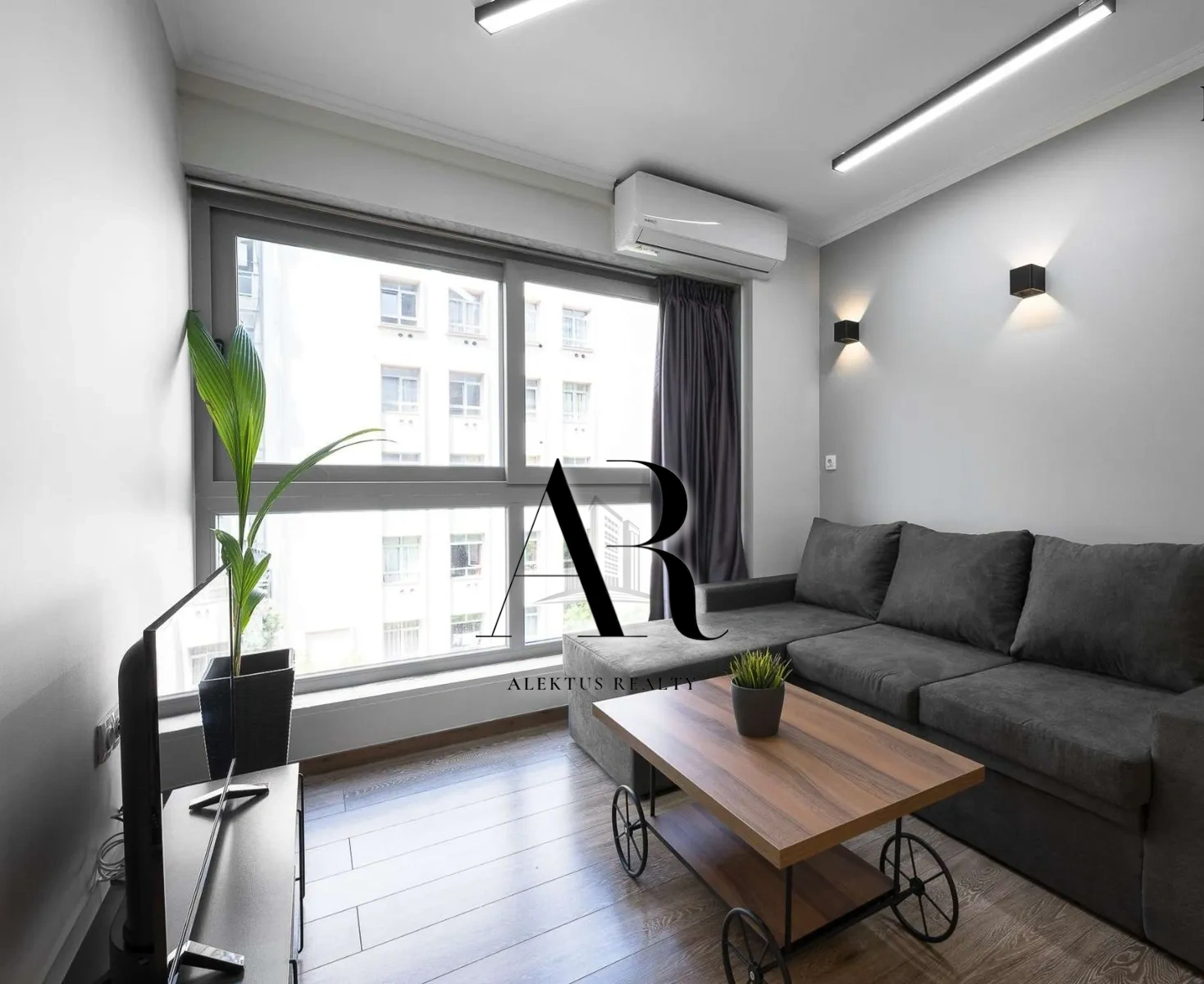 Renovated Investment Studio in Antigonidon, Centre – Rented at 5.80% ROI