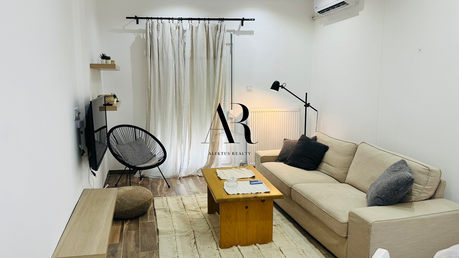 Renovated 1-Bedroom Apartment with 3 Balconies Near Metro – Faliro, Thessaloniki